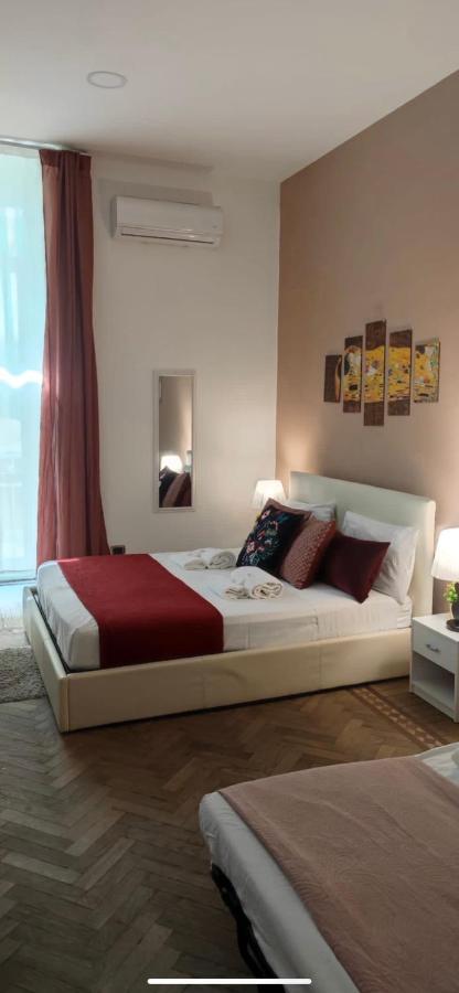 Bed and Breakfast Domus Luigi Leone II Napoli Esterno foto