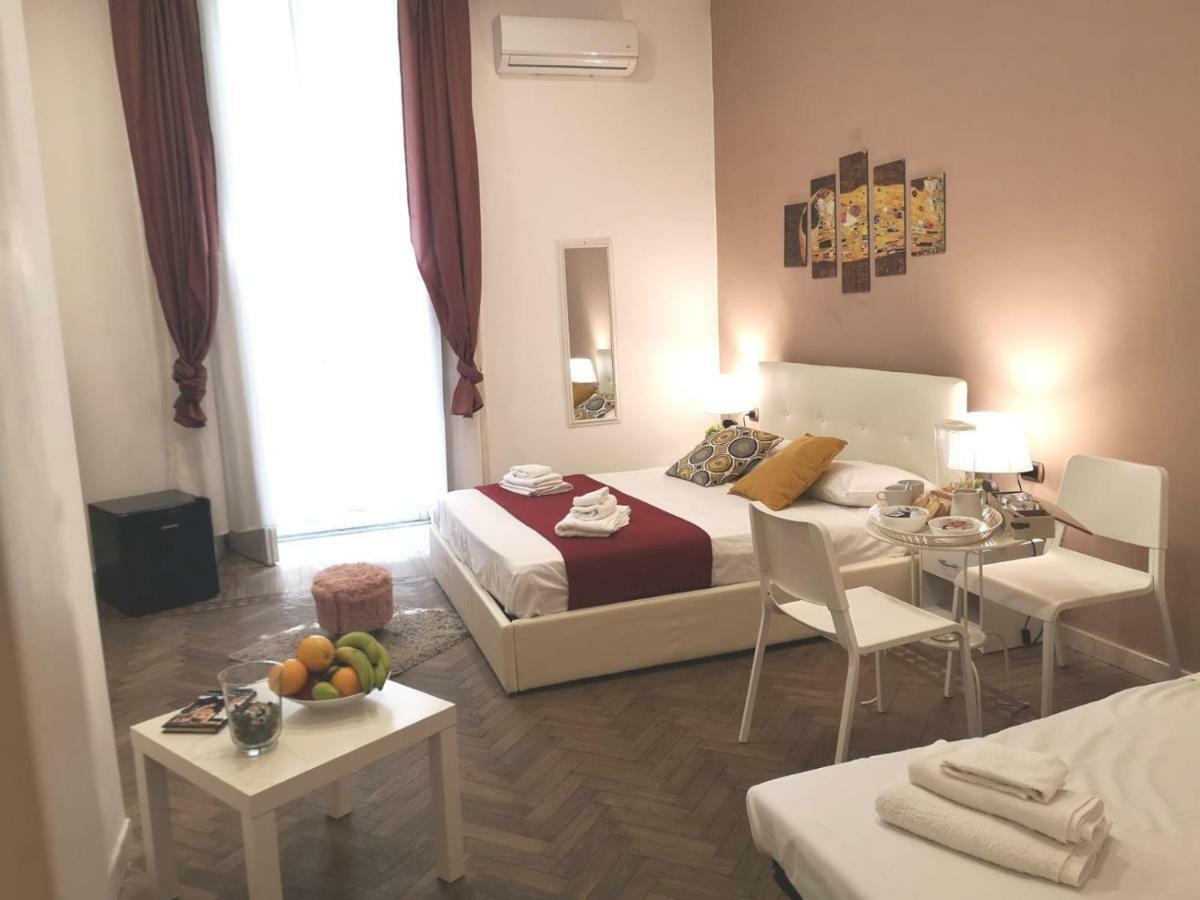 Bed and Breakfast Domus Luigi Leone II Napoli Esterno foto