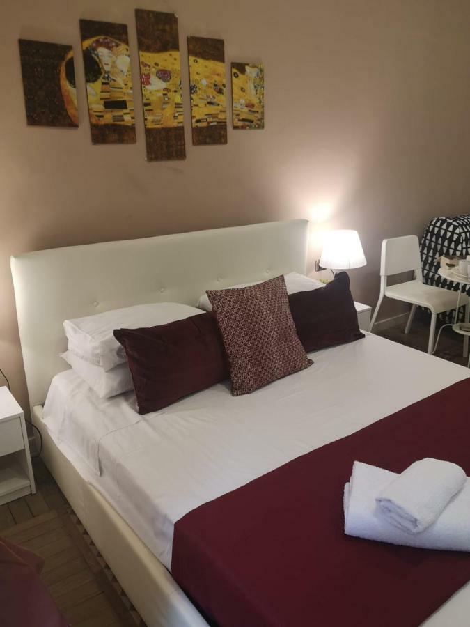 Bed and Breakfast Domus Luigi Leone II Napoli Esterno foto