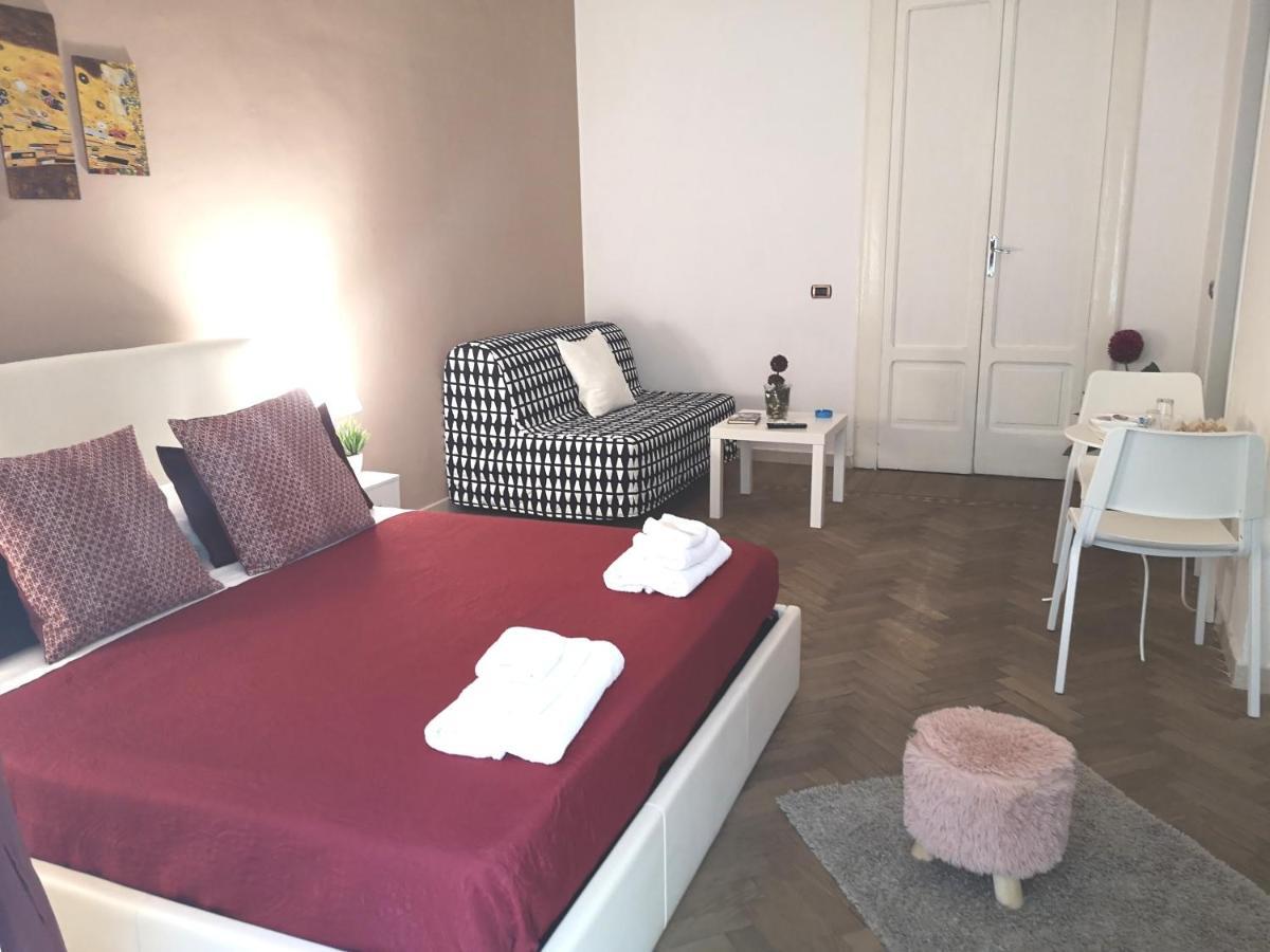 Bed and Breakfast Domus Luigi Leone II Napoli Esterno foto