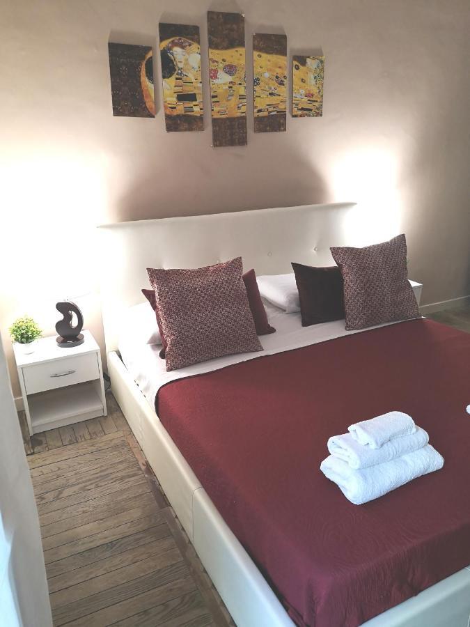 Bed and Breakfast Domus Luigi Leone II Napoli Esterno foto