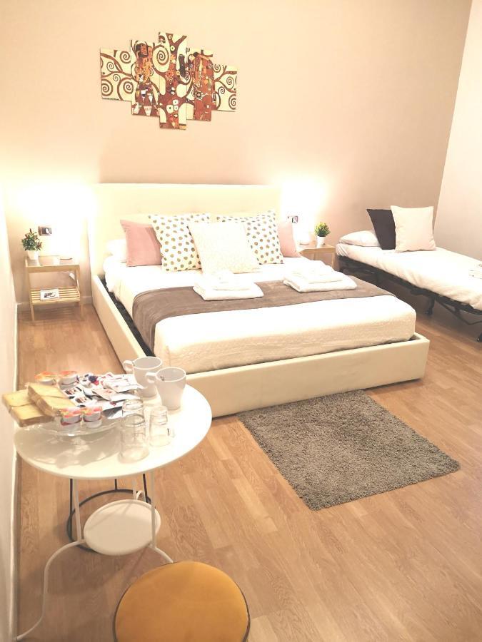 Bed and Breakfast Domus Luigi Leone II Napoli Esterno foto