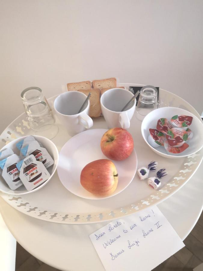 Bed and Breakfast Domus Luigi Leone II Napoli Esterno foto