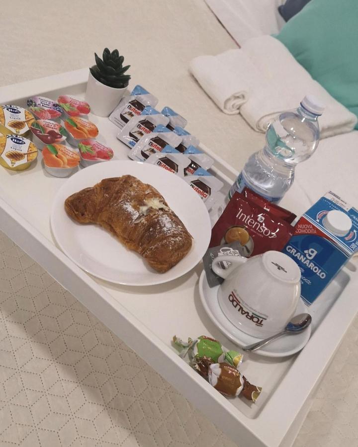 Bed and Breakfast Domus Luigi Leone II Napoli Esterno foto