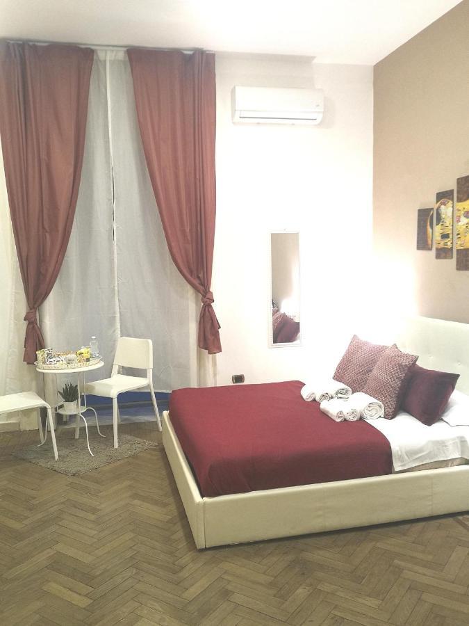 Bed and Breakfast Domus Luigi Leone II Napoli Esterno foto